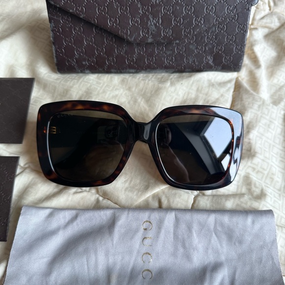 Vintage Gucci Sunglasses - full box + Authentication - Picture 3 of 9